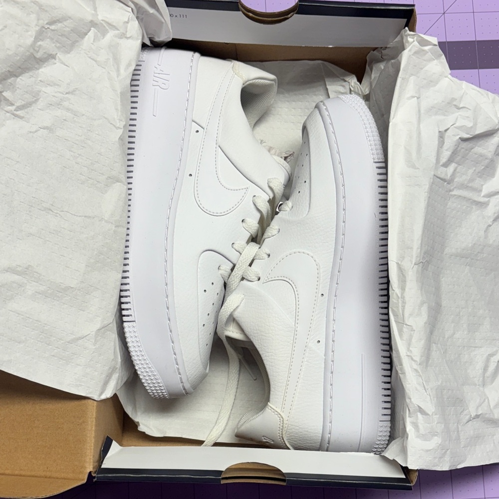 Nike Air Force 1 Sage Low